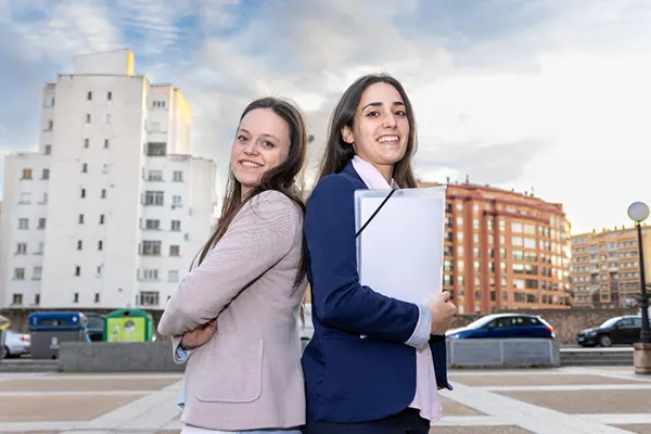 Desde Derecho y Equidad queremos presentarle los principales cambios que se implementarán a raíz de la reforma laboral aprobada por la plenaria del Senado entre el 11 y...