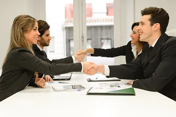 Emprender en Colombia es un sueño que muchos comparten, pero pocos saben la importancia de dar el paso hacia la formalidad. Por ello, conocer los 4 beneficios de legalizar una...