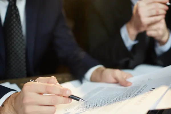 En Derecho & Equidad entendemos que la asesoría legal es una herramienta fundamental para proteger sus derechos y evitar posibles conflictos. En este artículo, exploraremos a detalle qué incluye y...